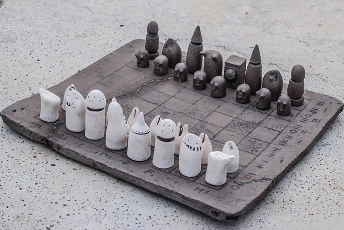 Глиняные шахматы 