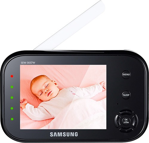 Экран видеоняни имеет разрешение 320х240 пикс. и снабжен светодиодной шкалой, демонстрирующей уровень звука в детской комнате (нажмите на изображение, чтобы увеличить)