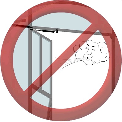 Для защиты механизма от чрезмерных нагрузок при сильных порывах ветра рекомендуется использовать цепочку или веревку необходимой длины