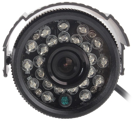Большая группа ИК светодиодов обеспечивает данной камере достаточно мощную ночную подсветку (нажмите на фото для увеличения)